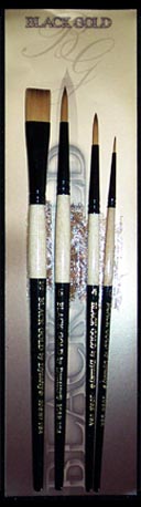 This set contains: Shader 102-4,8,10 Rounds 202-2 Angular 108-3/8 Liner 502-10/0