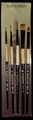 This set contains: Shader 103-4,10 Filbert 107-4 Angluar 109-3/8 Round 203-3 Liner 507-10/0